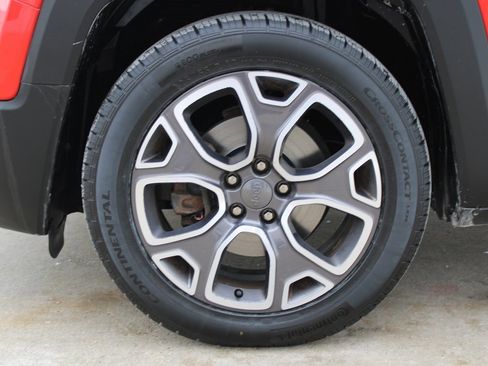 Used 2017 Jeep Renegade Limited image 32