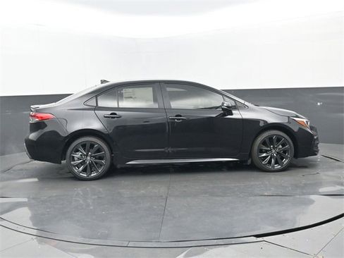New 2026 Toyota Corolla SE image 2