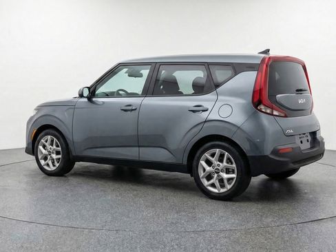 Used 2025 Kia Soul LX w/ LX Technology Package FWD image 6