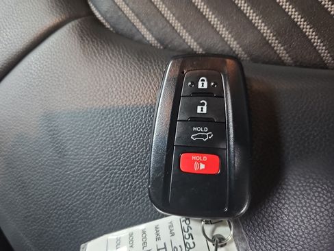 Used 2023 Toyota Highlander XSE FWD image 38
