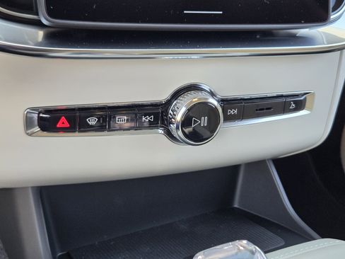 New 2026 Volvo XC90 B6 Ultra w/ Protection Package image 21