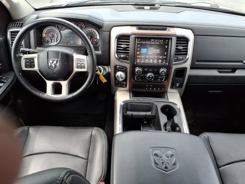 Used 2017 RAM 1500 Laramie AWD/4WD image 11