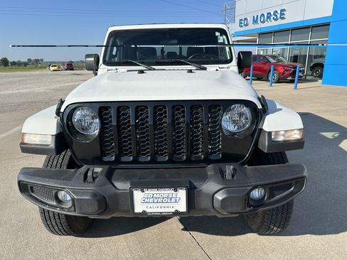 Used 2022 Jeep Gladiator Sport AWD/4WD image 10