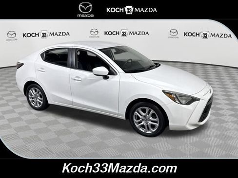 Used 2018 Toyota Yaris iA image 1