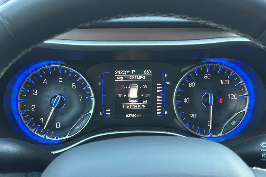 Used 2023 Chrysler Voyager LX FWD image 22
