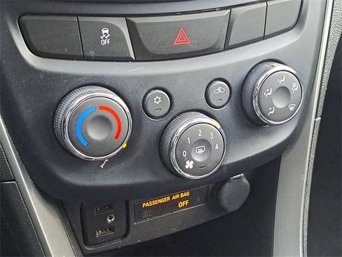 Used 2019 Chevrolet Trax LT w/ LT Convenience Package image 15