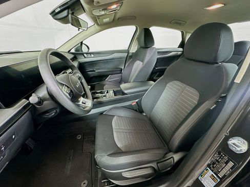 Used 2025 Kia K5 LXS FWD image 13
