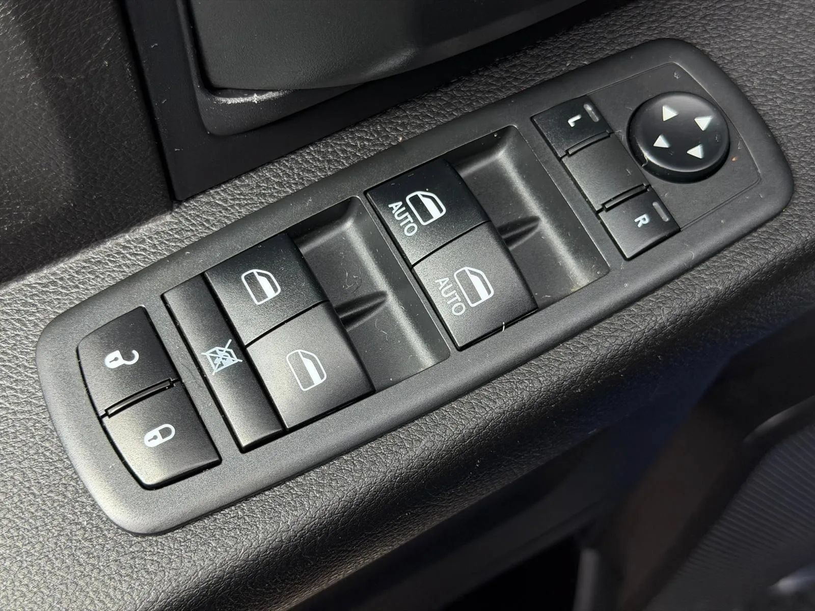 Used 2018 RAM 2500 Tradesman w/ Chrome Appearance Group RWD image 23