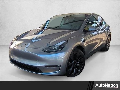 Used 2025 Tesla Model Y Long Range image 1