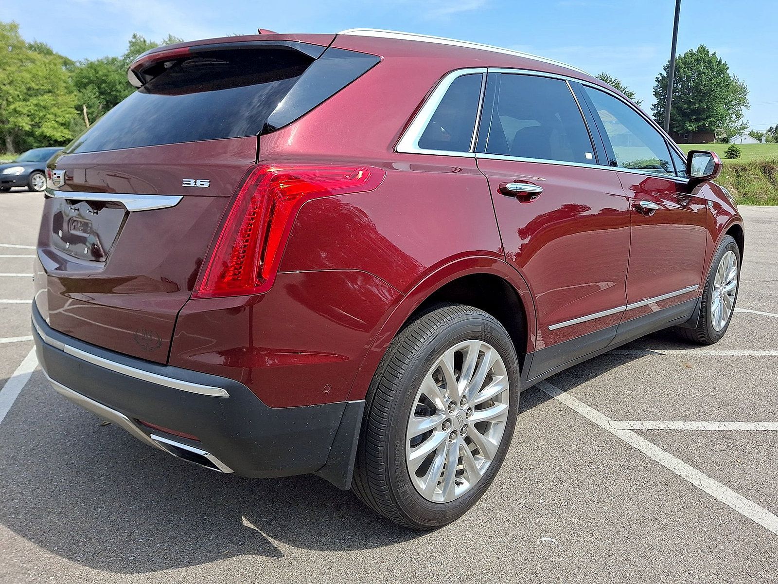 Used 2017 Cadillac XT5 Platinum w/ Driver Assist Package AWD/4WD image 25