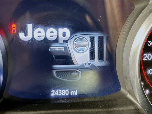 Used 2021 Jeep Gladiator Mojave image 12