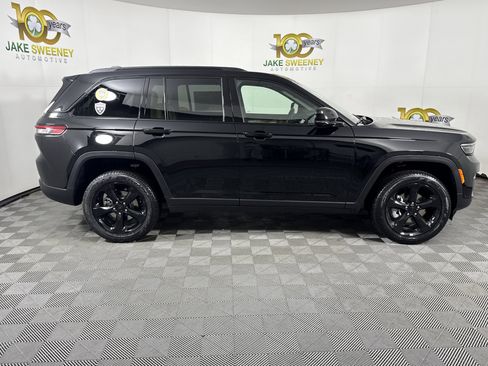 New 2025 Jeep Grand Cherokee Limited w/ Luxury Tech Group II AWD/4WD image 11