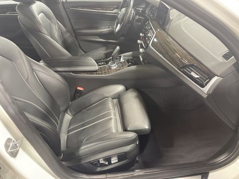 Used 2019 BMW 530i xDrive w/ Convenience Package image 14