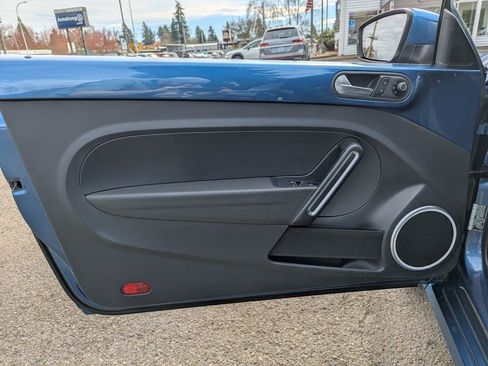 Used 2018 Volkswagen Beetle 2.0T S image 10
