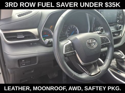 Used 2022 Toyota Highlander XLE AWD/4WD image 16