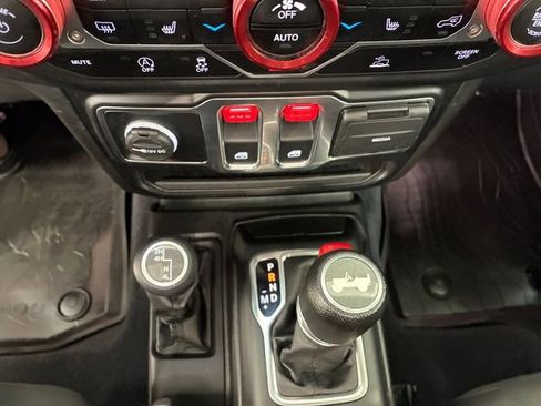 Used 2022 Jeep Wrangler Sport AWD/4WD image 28