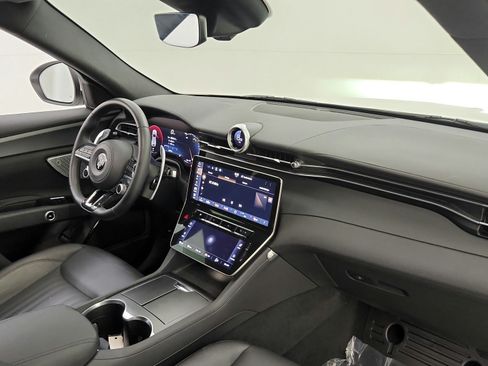 Used 2023 Maserati Grecale GT AWD/4WD image 32