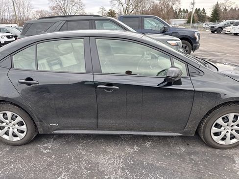 Used 2024 Toyota Corolla LE image 4