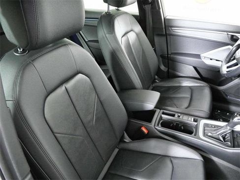 Used 2021 Audi Q3 2.0T Premium Plus image 12