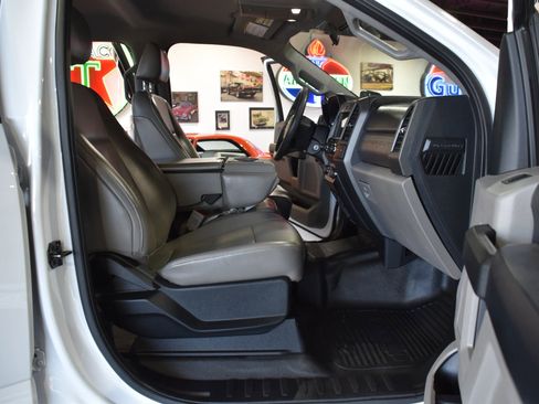 Used 2019 Ford F250 XL w/ STX Appearance Package image 26