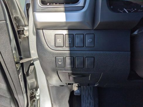 Used 2018 Toyota Highlander XLE image 28