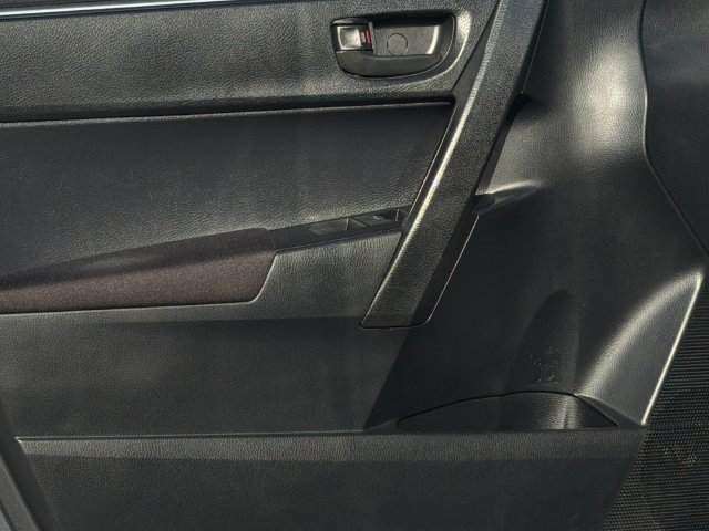 Used 2014 Toyota Corolla L FWD image 12