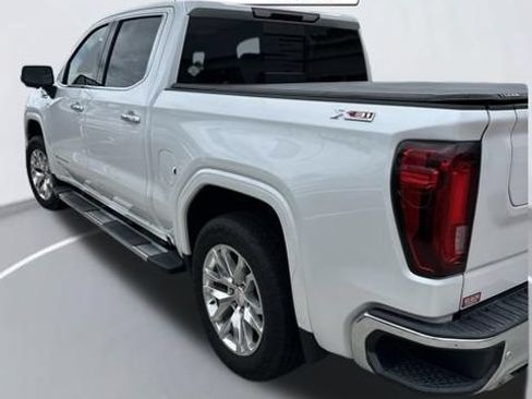 Used 2022 GMC Sierra 1500 SLT w/ SLT Premium Plus Package AWD/4WD image 5