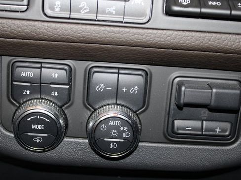 Used 2024 GMC Yukon XL Denali w/ Denali Reserve Package image 28