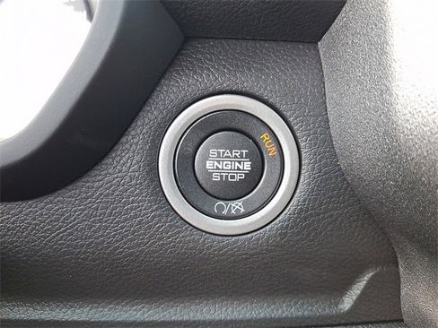 Used 2024 RAM 2500 Tradesman w/ Chrome Appearance Group image 22