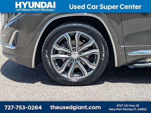 Used 2020 GMC Terrain Denali w/ Denali Premium Package FWD image 10