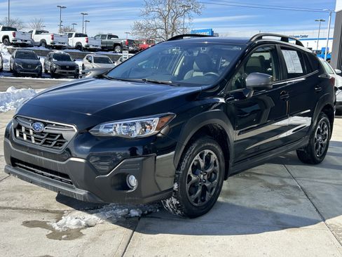 Used 2022 Subaru Crosstrek 2.5i Sport w/ Moonroof Package image 3