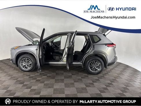 Used 2023 Nissan Rogue S image 10