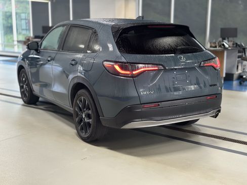 Used 2025 Honda HR-V Sport image 8