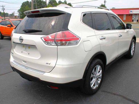 Used 2016 Nissan Rogue SV w/ SV Premium Package FWD image 6