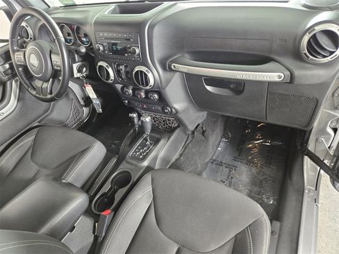 Used 2017 Jeep Wrangler Unlimited Rubicon w/ Max Tow Package image 20