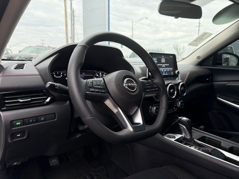 Used 2025 Nissan Sentra SR image 10