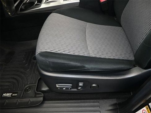 Used 2018 Toyota 4Runner SR5 image 12