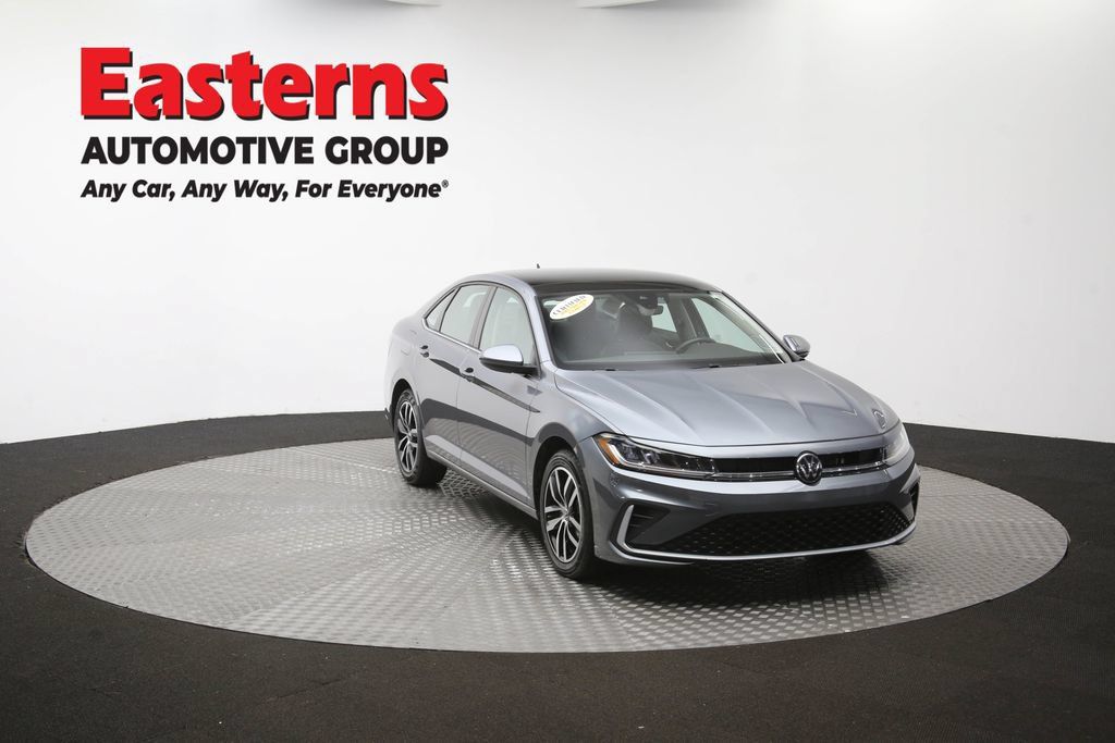 Used 2025 Volkswagen Jetta SE FWD image 49