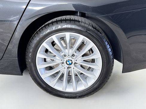 Used 2023 BMW 530i w/ Convenience Package image 32