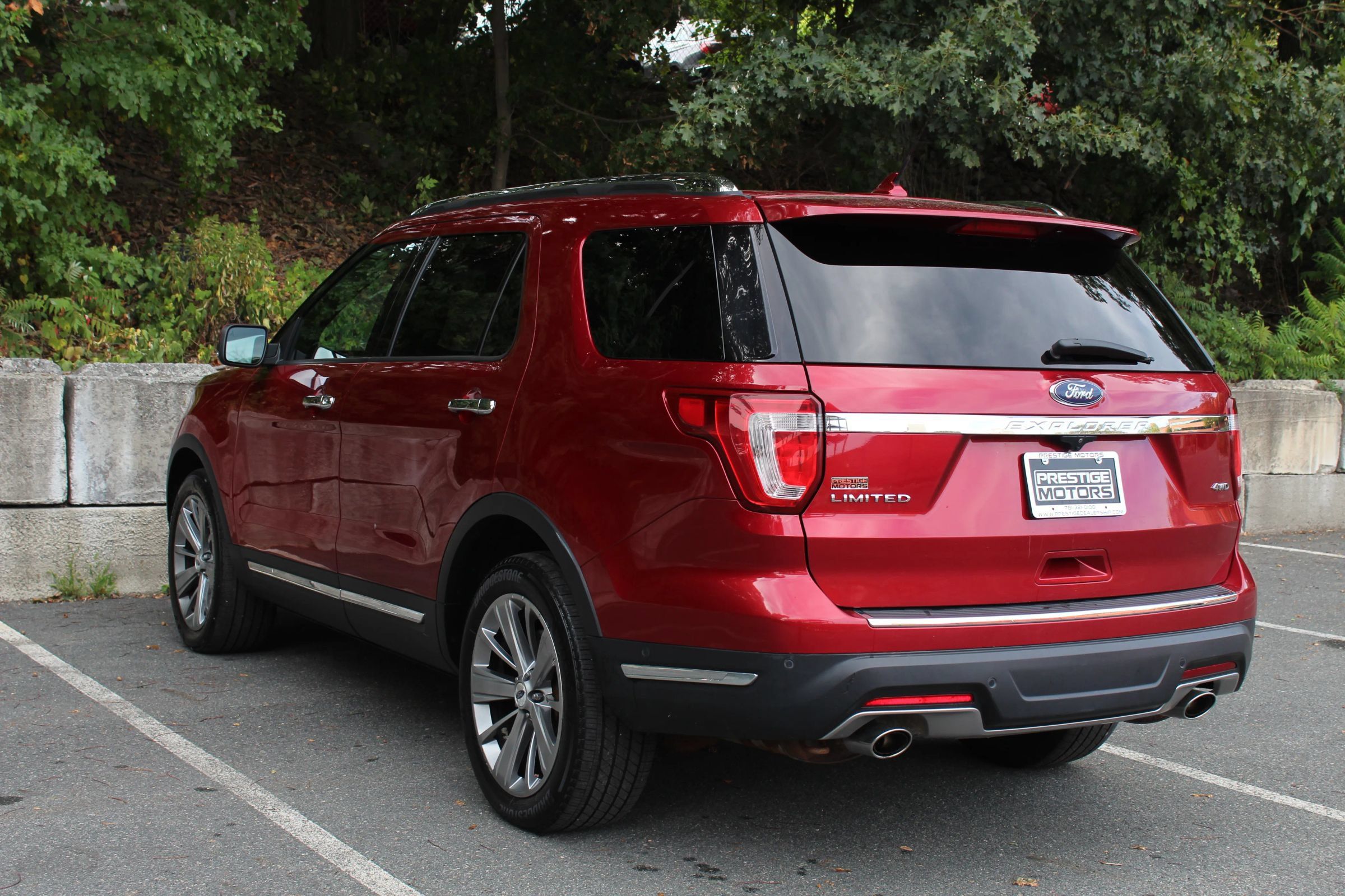 Used 2018 Ford Explorer Limited w/ Equipment Group 301A AWD/4WD image 7