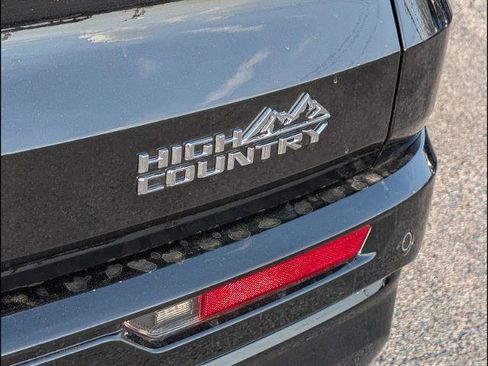 New 2026 Chevrolet Traverse High Country FWD image 19