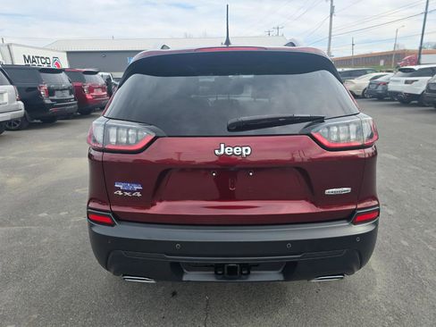 Used 2019 Jeep Cherokee Latitude Plus w/ Comfort/Convenience Group image 17