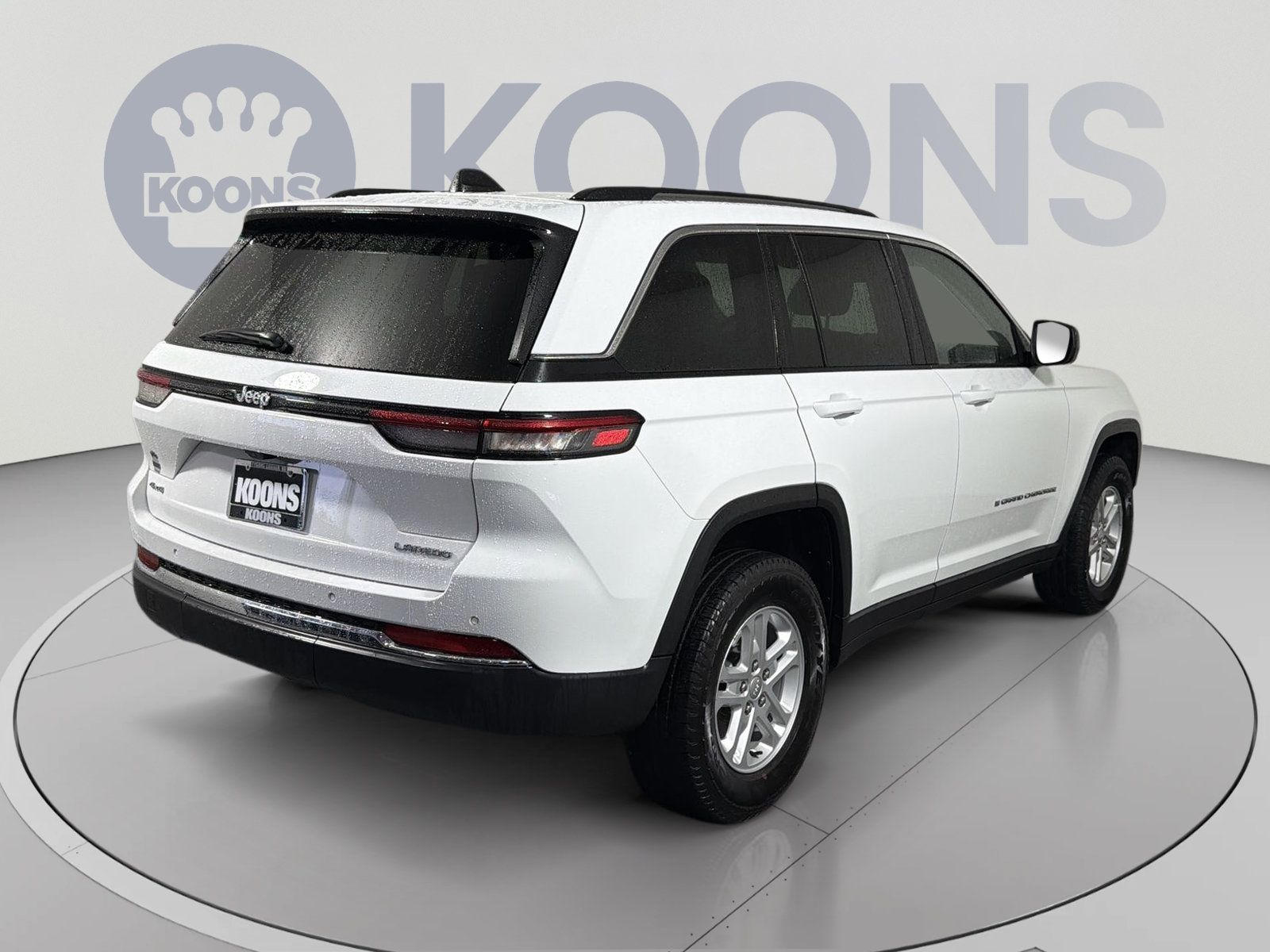 Used 2023 Jeep Grand Cherokee Laredo AWD/4WD image 7