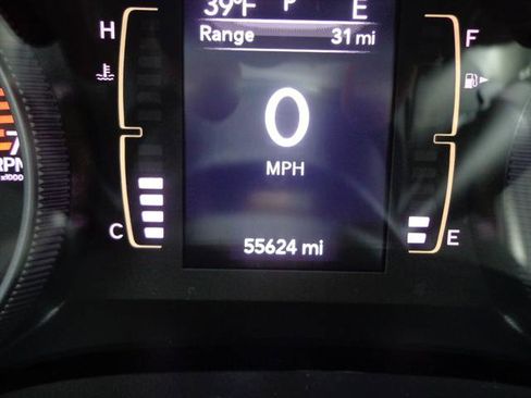 Used 2020 Jeep Cherokee Latitude Plus w/ Cold Weather Group AWD/4WD image 11