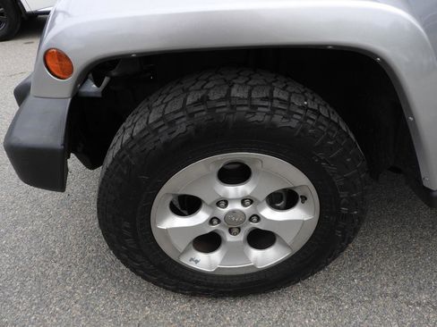 Used 2015 Jeep Wrangler Sahara w/ Connectivity Group AWD/4WD image 13