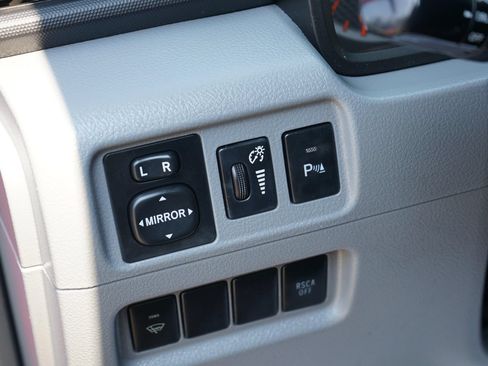 Used 2012 Toyota 4Runner SR5 AWD/4WD image 14