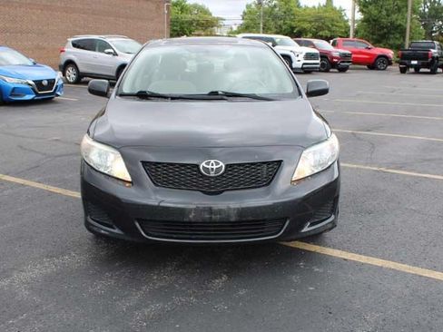 Used 2010 Toyota Corolla LE FWD image 3