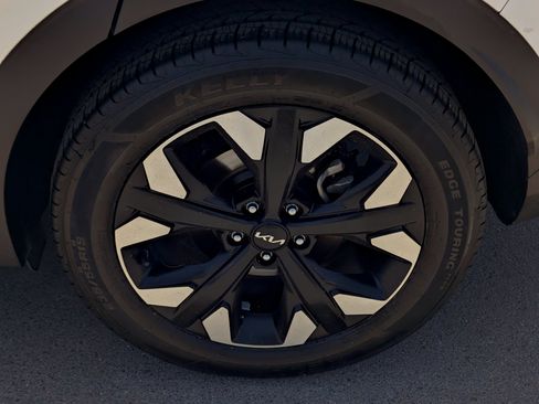 Used 2023 Kia Sportage X-Line AWD/4WD image 7