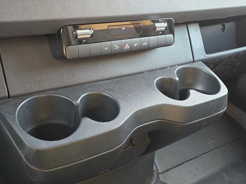 Used 2025 Mercedes-Benz Sprinter 2500 image 35