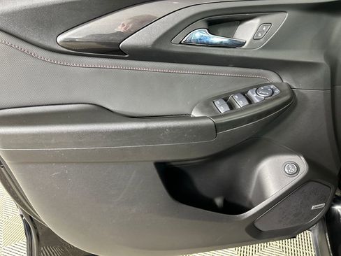 Used 2022 Chevrolet TrailBlazer RS w/ Sun and Liftgate Package image 10